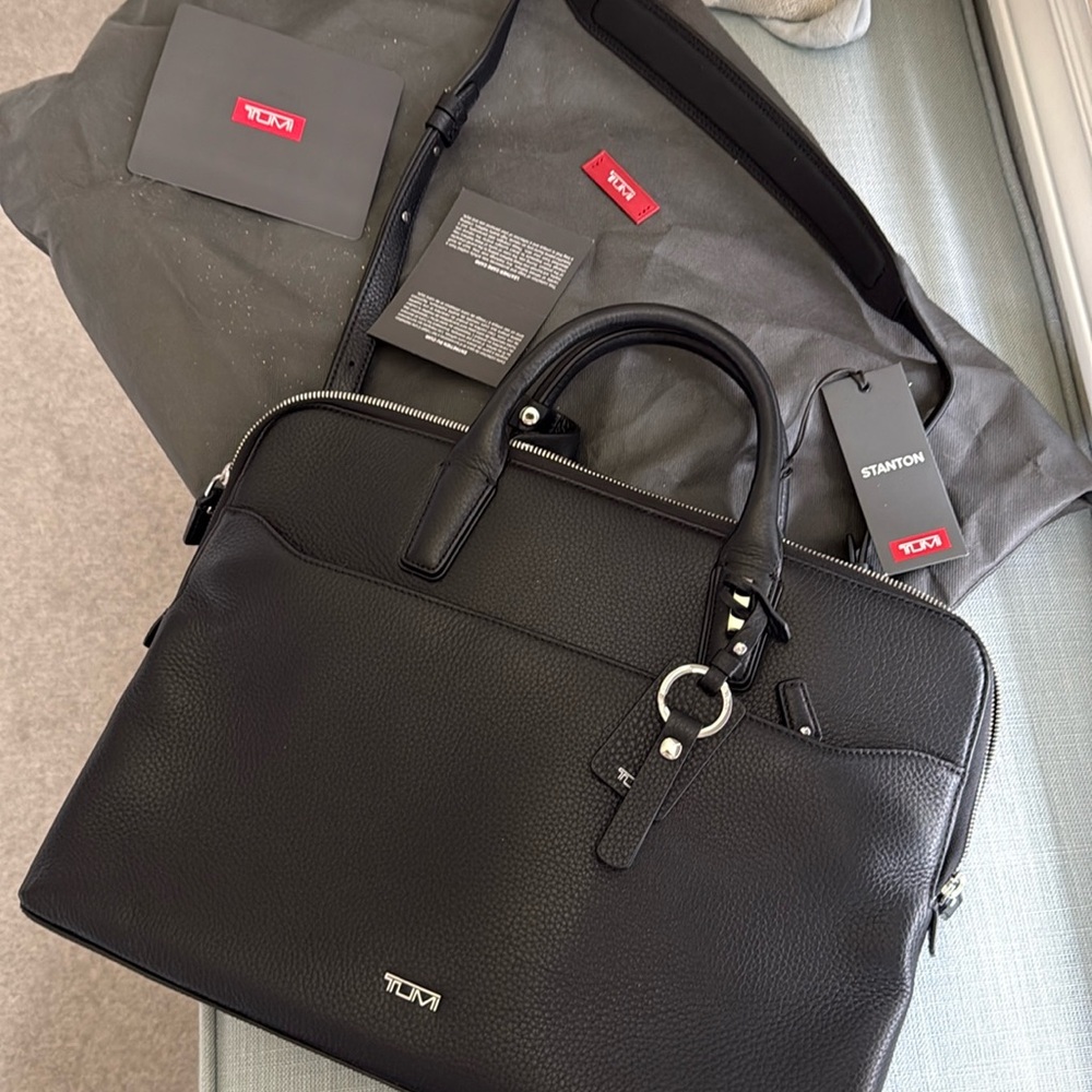 NWT Tumi black leather Stanton laptop bag with shoulder strap